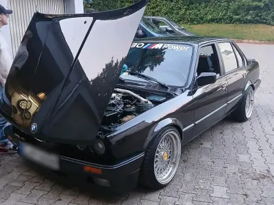 Gebraucht BMW 325 193 PS (141 kW) 1989 Schwarz Limousine