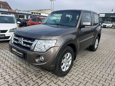Gebraucht Mitsubishi Pajero Invite 200 PS (147 kW) 2012 Braun SUV