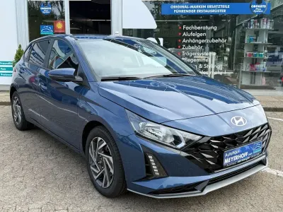 Neu Hyundai i20 Trend 90 PS (66 kW) 2026 Blau Kleinwagen