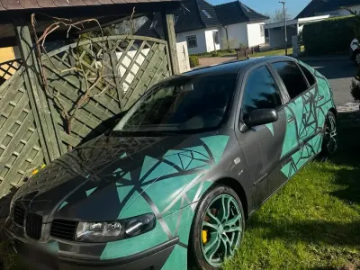 Używany Seat Leon Sport 115 KM (84 kW) 2002 Szary Hatchback