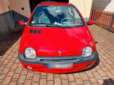 Używany Renault Twingo 75 KM (55 kW) 2004 Czerwony Hatchback