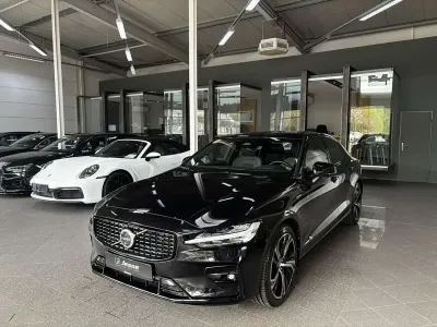 Gebraucht Volvo S60 Ultimate 250 PS (183 kW) 2023 Onyx black / metallic (metallic) Limousine