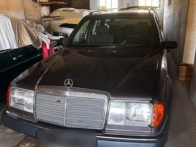 Second-hand Mercedes E250 90 CP (66 kW) 1992 Andere farben Break