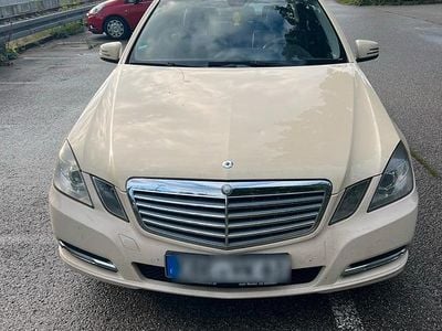 Mercedes E200