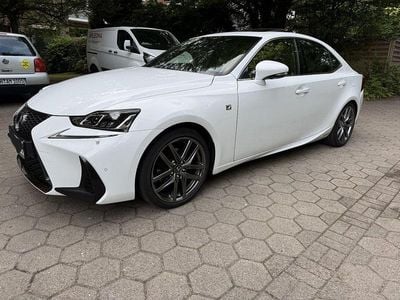 Lexus IS300h