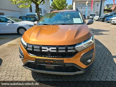 Gebraucht Dacia Sandero Expression 110 PS (80 kW) 2023 Orange SUV