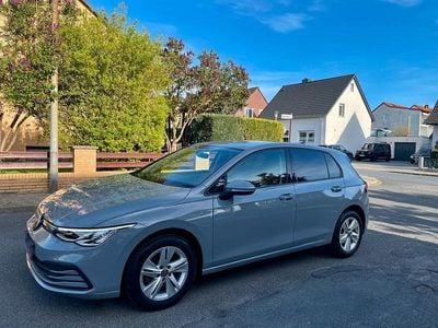 Second-hand VW Golf VIII Life 131 CP (96 kW) 2020 Gri Berlinǎ