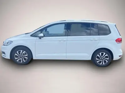 Gebraucht VW Touran Active 150 PS (110 kW) 2023 Manufacturer Van / Kleinbus