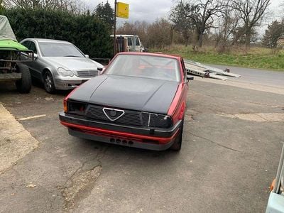Gebraucht Alfa Romeo 75 163 PS (119 kW) 1989 Rot Limousine