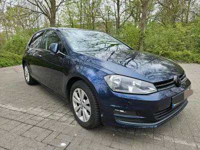 Gebraucht VW Golf VII 105 PS (77 kW) 2013 Blau Limousine