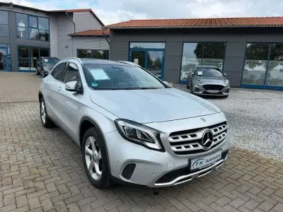 Gebraucht Mercedes GLA250 211 PS (155 kW) 2019 Silber SUV