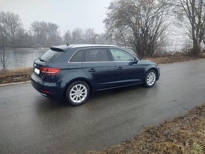 Gebraucht Audi A3 150 PS (110 kW) 2018 Blau Limousine