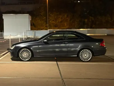 Gebraucht Mercedes CLK280 231 PS (169 kW) 2007 Grau Coupé