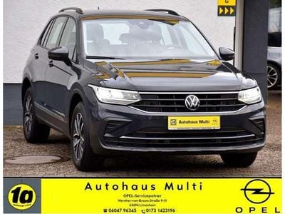 Gebraucht VW Tiguan Life 150 PS (110 kW) 2022 Uranograu/cinza urano SUV