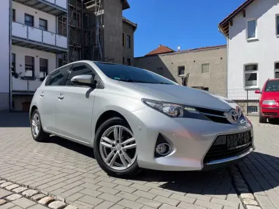 Brugt Toyota Auris Life+ 132 HK (97 kW) 2014 Sølv Sedan