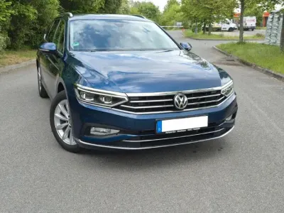 Gebraucht VW Passat Highline 150 PS (110 kW) 2020 Blau Kombi