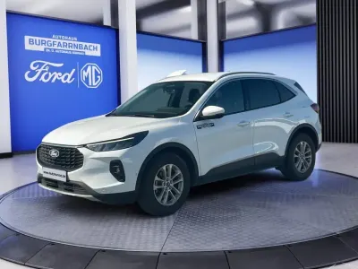 Gebraucht Ford Kuga Titanium 179 PS (131 kW) 2024 Frozen white SUV