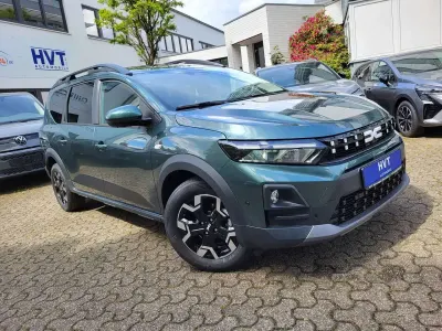Neu Dacia Jogger Journey 122 PS (89 kW) 2026 Zedergrün metallic Van / Kleinbus