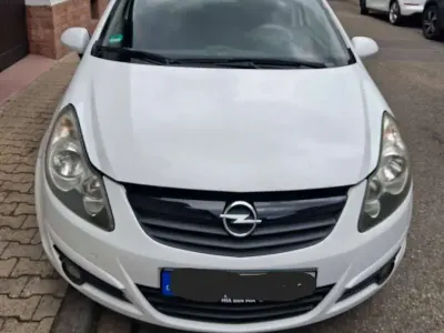 Gebraucht Opel Corsa Color Edition 90 PS (66 kW) 2009 Weiß Kleinwagen