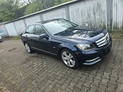 Gebraucht Mercedes C350 Elegance 306 PS (225 kW) 2011 Blau Limousine
