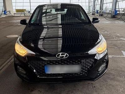 Gebraucht Hyundai i20 Edition 84 PS (61 kW) 2019 Schwarz Kleinwagen