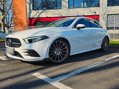 Usata Mercedes A180 AMG line 116 CV (85 kW) 2019 Bianco Berlina