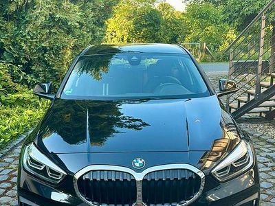 Second-hand BMW 118 Sport Line 140 CP (102 kW) 2021 Negru Hatchback