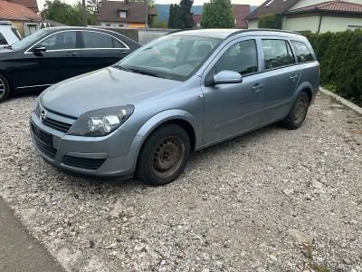 Używany Opel Astra 100 KM (73 kW) 2005 Szary Kombi