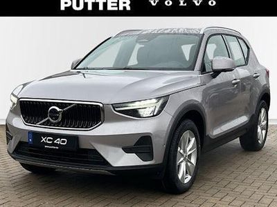Neu Volvo XC40 Core 163 PS (119 kW) 2025 Silber SUV