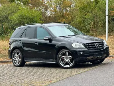 Gebraucht Mercedes ML500 306 PS (225 kW) 2005 Schwarz SUV