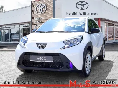 Neu Toyota Aygo X Business Edition 72 PS (52 kW) 2025 Grau SUV