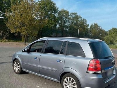 Second-hand Opel Zafira 150 CP (110 kW) 2005 Gri Monovolum