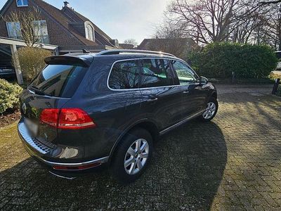 Gebraucht VW Touareg 262 PS (192 kW) 2015 Grau SUV