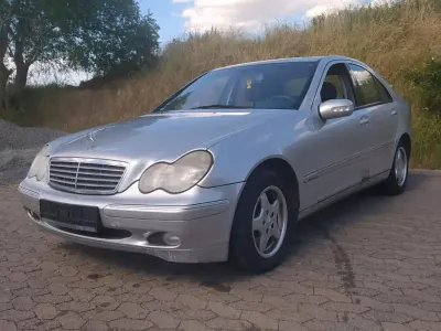Gebraucht Mercedes C180 143 PS (105 kW) 2002 Grau Limousine