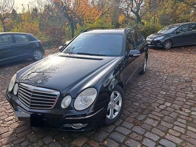Schwarz Gebraucht 2007 Mercedes E320 Avantgarde Kombi | 5.400 € (Fairer Preis)