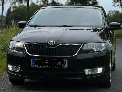 Gebraucht Skoda Rapid Joy 90 PS (66 kW) 2016 Schwarz Kleinwagen