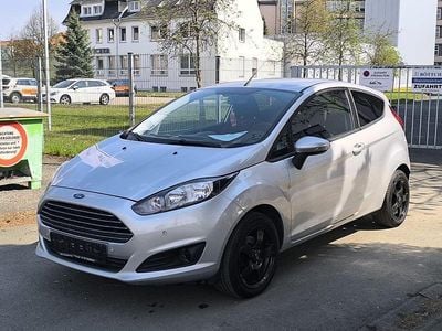 Usata Ford Fiesta Trend 101 CV (74 kW) 2013 Argento Utilitaria