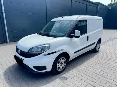 Gebraucht Fiat Doblò 105 PS (77 kW) 2015 Schwarz Van / Kleinbus