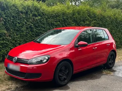 Gebraucht VW Golf VI 85 PS (62 kW) 2009 Rot Kleinwagen