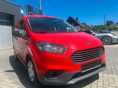 Gebraucht Ford Transit 101 PS (74 kW) 2021 Rot Van / Kleinbus