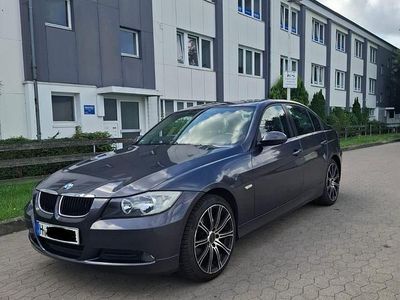 Gebraucht BMW 318 129 PS (94 kW) 2006 Grau Limousine