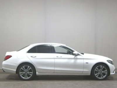 Gebraucht Mercedes C300e Exclusive 306 PS (225 kW) 2021 Polarweiss  unilack Limousine
