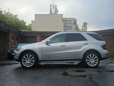Gebraucht Mercedes ML350 Edition 231 PS (169 kW) 2012 Silber SUV