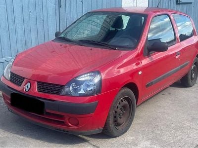 Second-hand Renault Clio II 2005 Roșu Hatchback