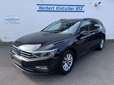 Używany VW Passat 122 KM (89 kW) 2023 Czarny Kombi