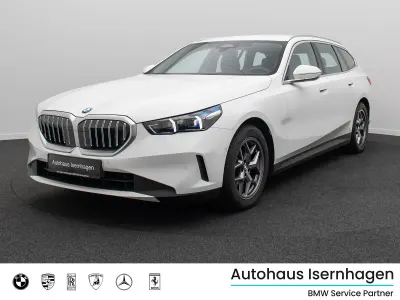 Gebraucht BMW 520 Sport Line 197 PS (144 kW) 2024 Alpinweiã uni300 Kombi