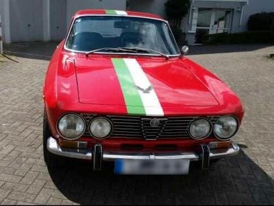 Usata Alfa Romeo 1750 120 CV (88 kW) 1970 Rosso Berlina