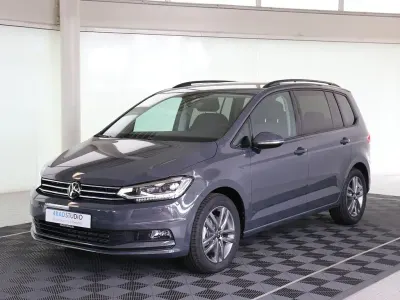 Neu VW Touran Comfortline 150 PS (110 kW) 2026 Grau Van / Kleinbus
