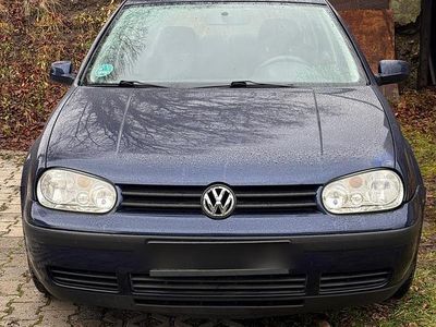 Blau Gebraucht 1998 VW Golf IV Kleinwagen | 1.550 € (Fairer Preis)