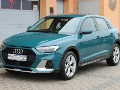 Gebraucht Audi A1 Comfort 110 PS (80 kW) 2021 Tiomangrün (metallic) SUV